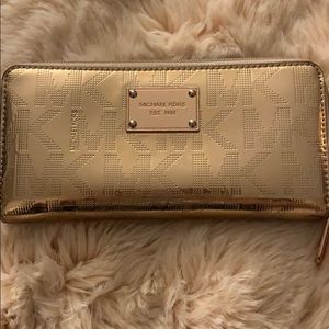 Rose gold Michael Kors wallet